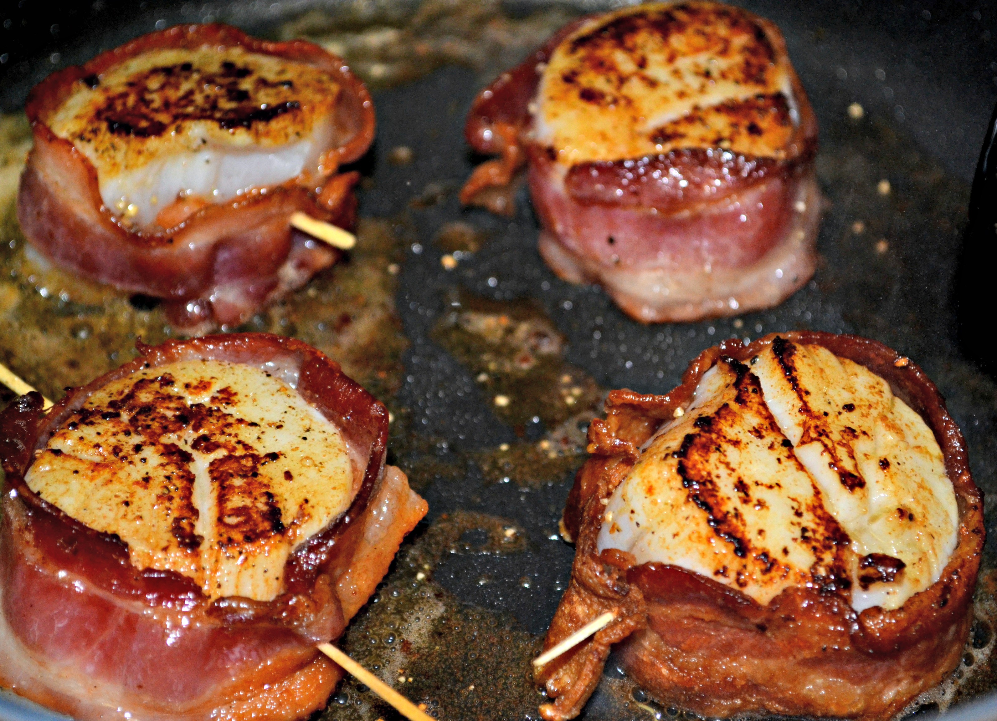 Scallops Wrapped with Apple Smoked Bacon