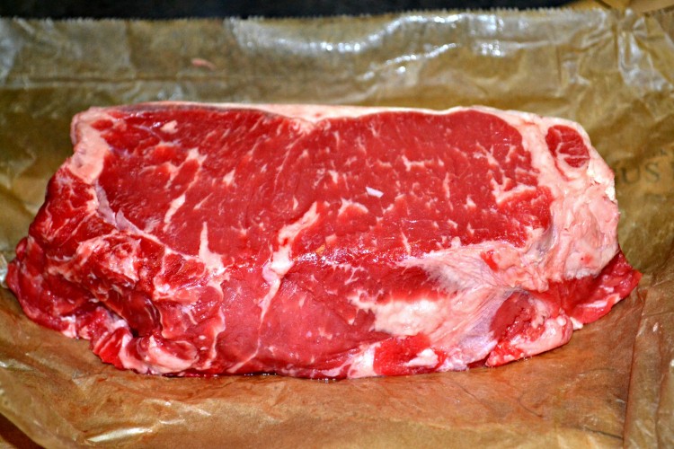 SpiceRubbed New York Strip Steaks with a Horseradish Cream Sauce A