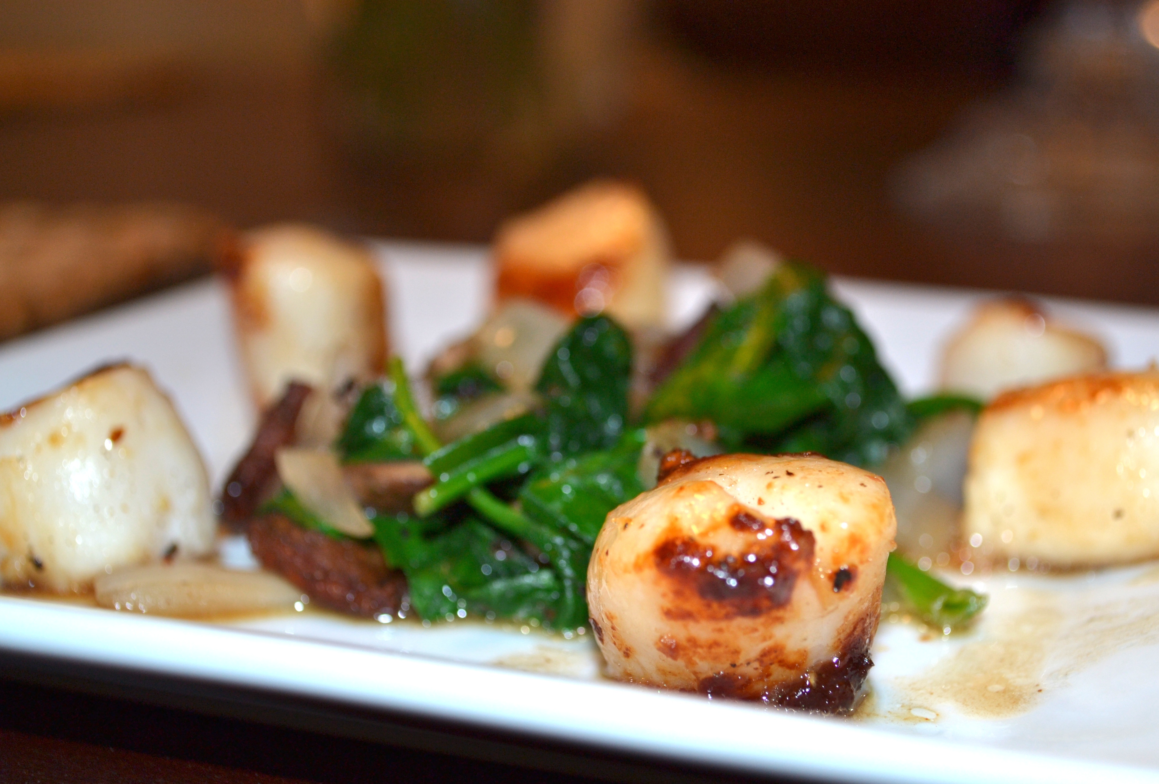 Seared Sea Scallops with an Apple Cider and Balsamic Vinegar Glaze