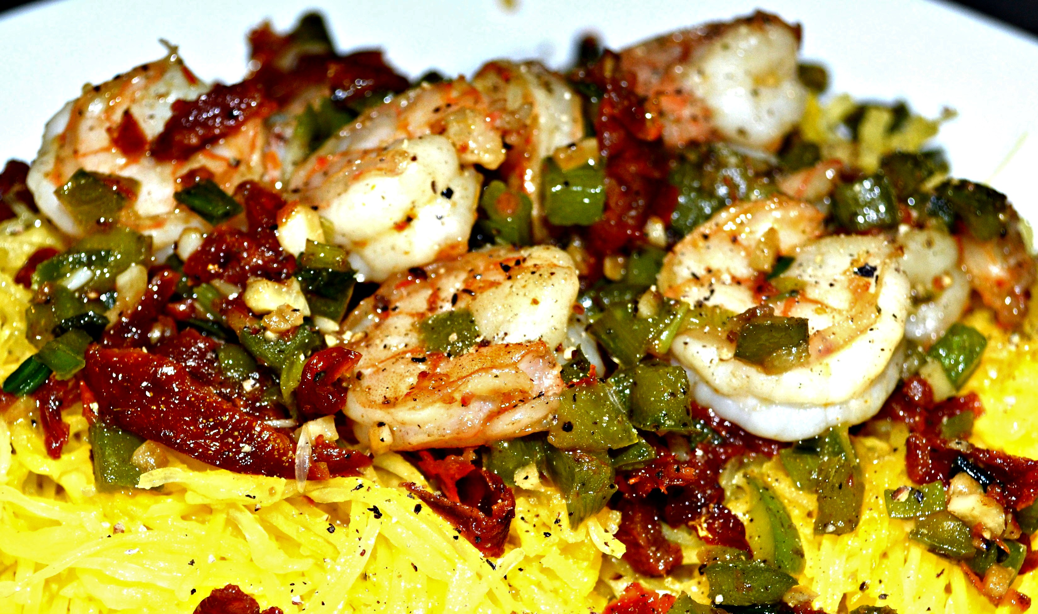 Sauteed Shrimp with Sun-Dried Tomatoes, Green Peppers and Spaghetti Squash